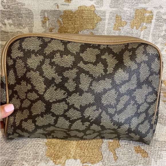 Yves Saint Laurent Giraffe Print Clutch - Picture 3 of 6